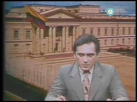 [Alfonsín llega a Colombia en su primera gira presidencial]